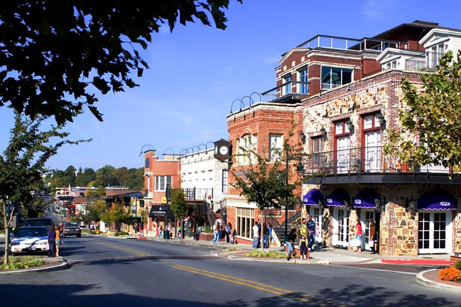 Fayetteville Ranked In “Best Places To Live” Arkansas Razorbacks