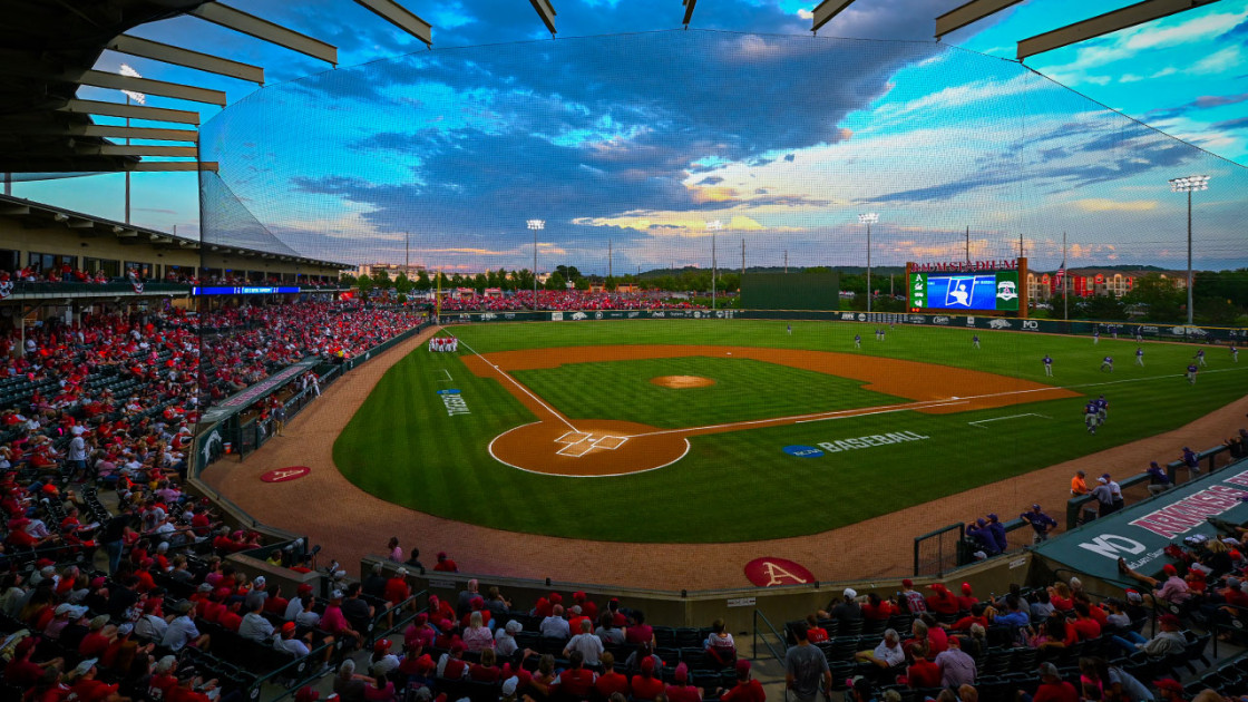 Razorbacks sign another Top 10 class - Vimarsana News