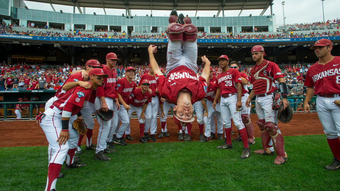 Arkansas defeats Baylor 1-0, advances to College World Series -  Fayetteville Flyer