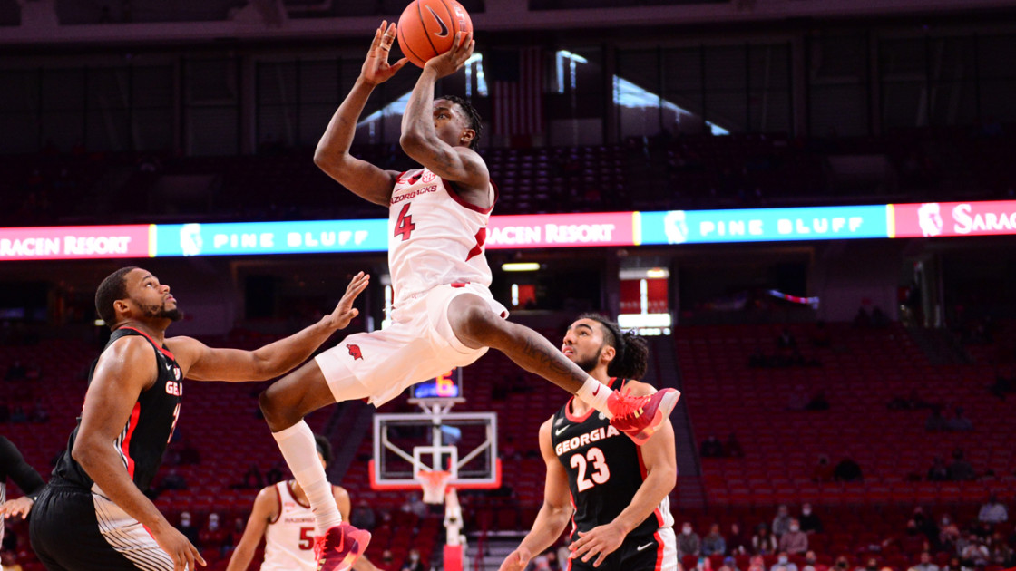 Razorbacks Bounce Back Over Bulldogs - Vimarsana News