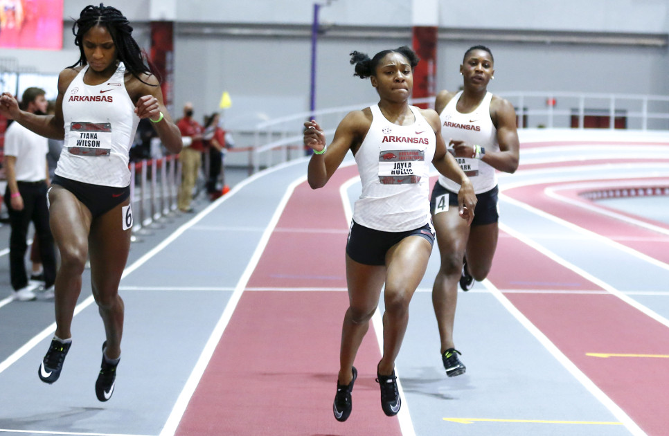 Los Razorbacks muestran talento al ganar el Arkansas Invitational