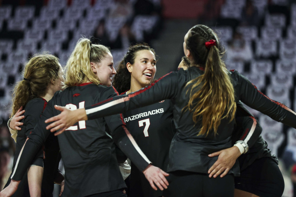 Arkansas Sweeps Georgia on the Road - Vimarsana News