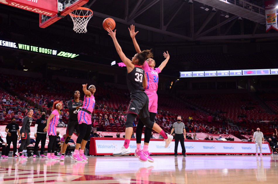 Dungee Takes Over, Guides Arkansas Passed Ole Miss - Vimarsana News