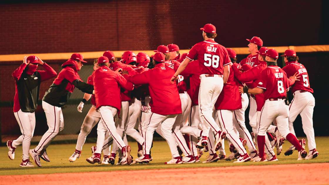 Battles Plays Hero in Hogs' Extra-Inning Win | Arkansas Razorbacks - Vimarsana News
