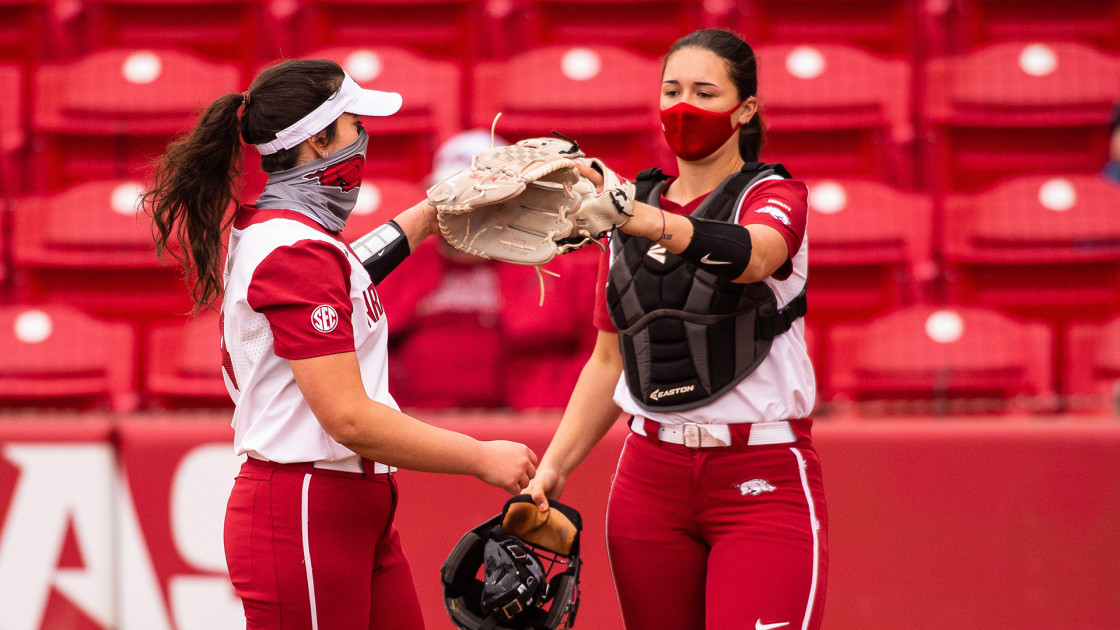 No. 19 Arkansas Softball wins SEC opening at No. 20 South Carolina, 4-1