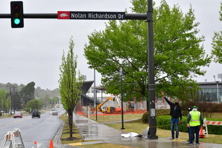 Nolan Richardson Drive Dedicated on UA Campus - Vimarsana News
