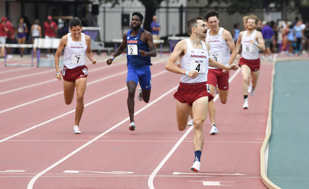 Arkansas registers four wins, close finishes at LSU Invitational - Vimarsana News