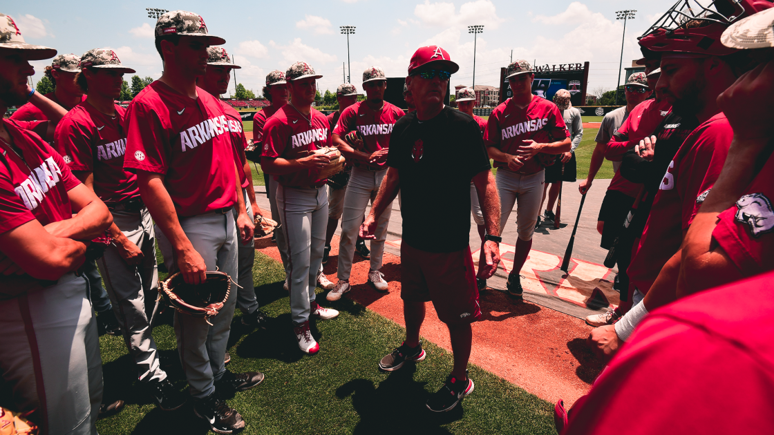 Hogs, Wolfpack Meet in Super Regionals This Weekend - Vimarsana News