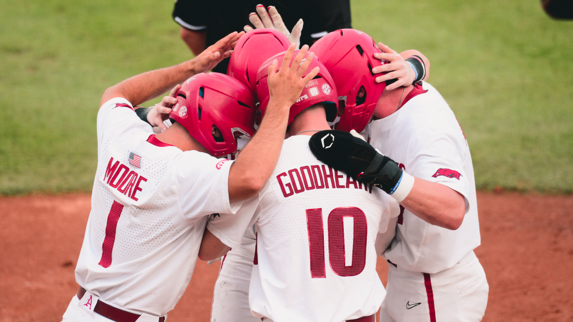 Arkansas Pummels NC State, 21-2, in Super Regional Opener - Vimarsana News