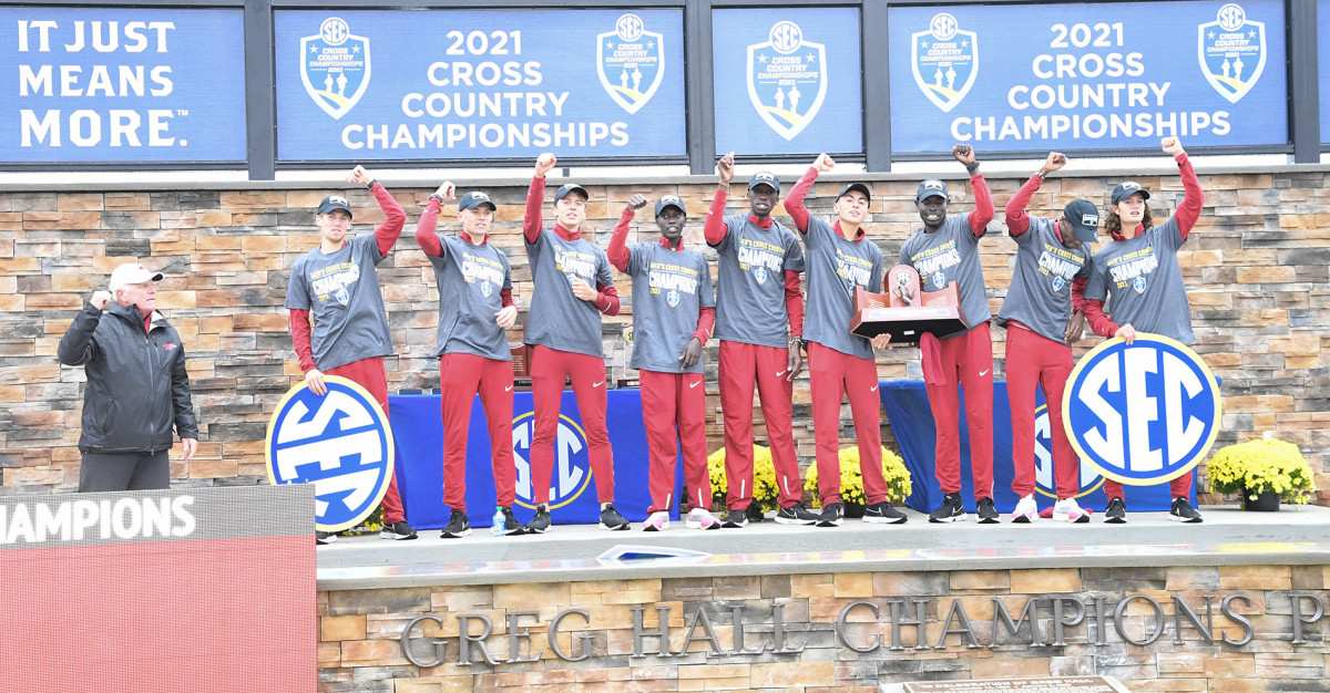 Razorbacks defend SEC cross country title, claim 27th overall - Vimarsana News