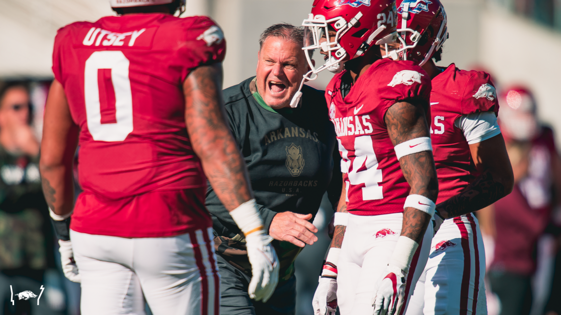 Arkansas LB Bumper Pool BIG HIT vs Penn State