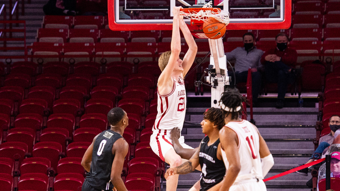 MBB Preview: #9/10 Arkansas vs UCA - Vimarsana News