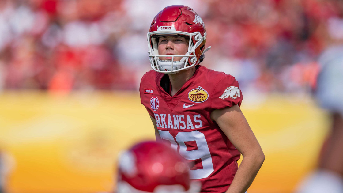 Little named FWAA Freshman All-American - Vimarsana News