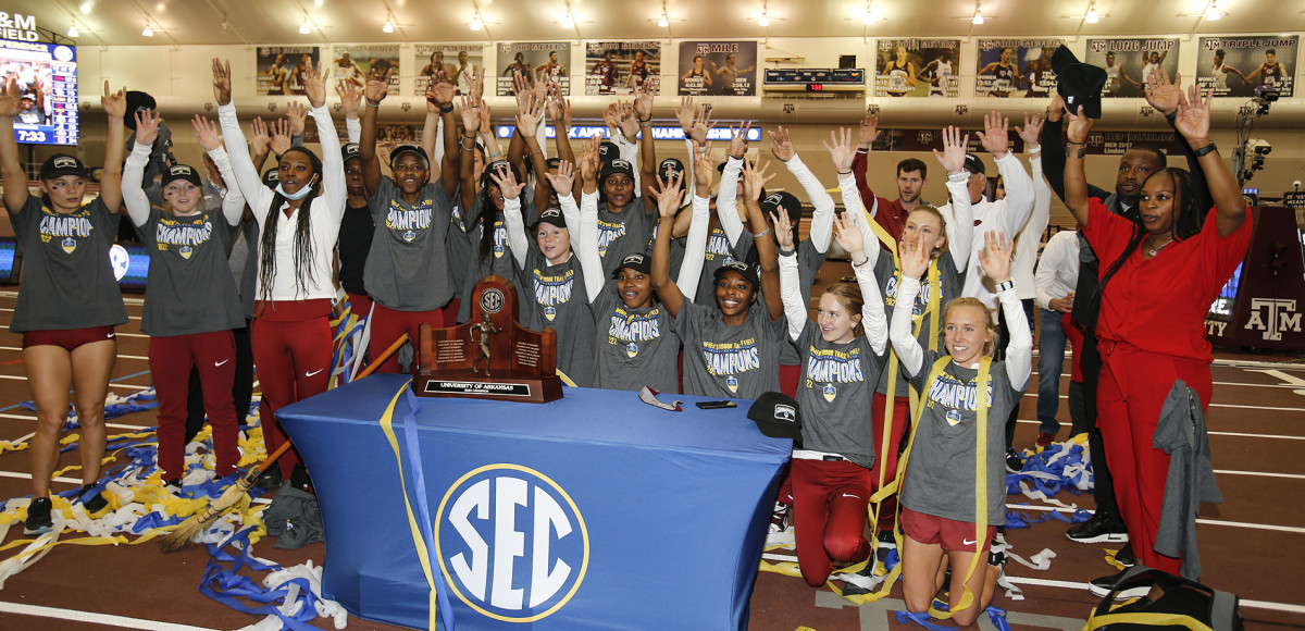 Arkansas rallies for SEC Indoor title, Razorback 4×400 relay breaks collegiate record - Vimarsana News