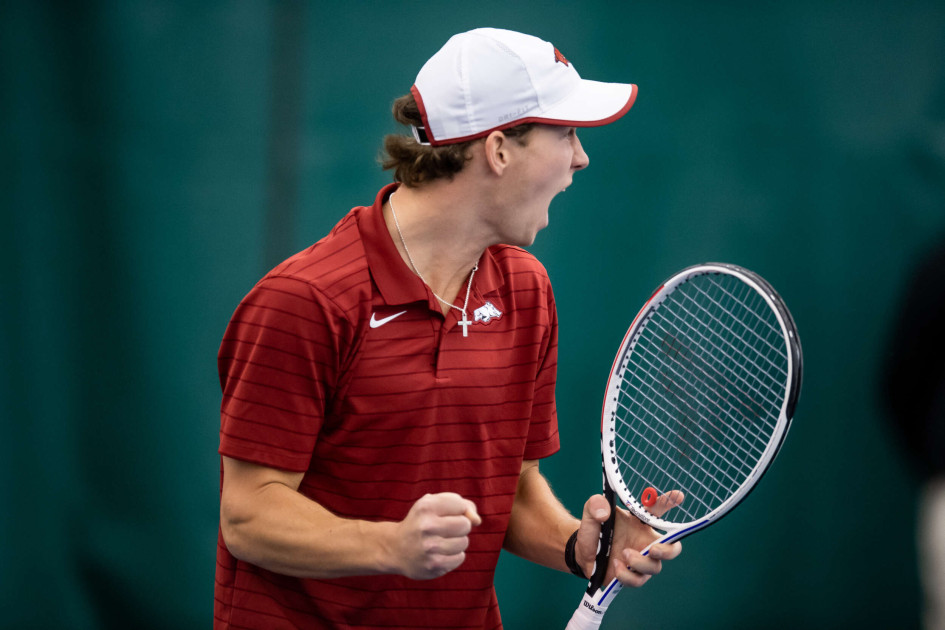 Hogs Drop First SEC Match on the Road at A&M - Vimarsana News