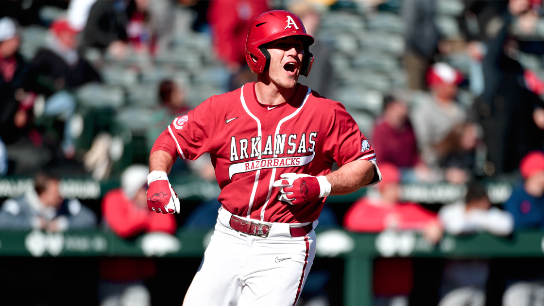 Razorbacks Swat Four Homers, Take Series from UIC - Vimarsana News