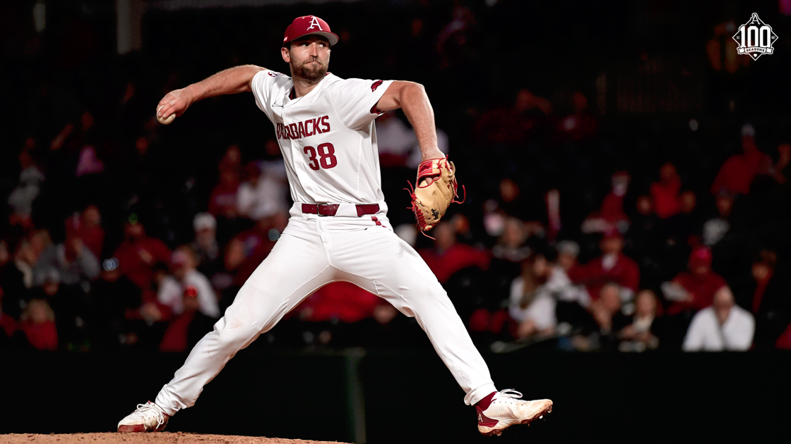 Razorbacks Swat Four Homers, Take Series from UIC