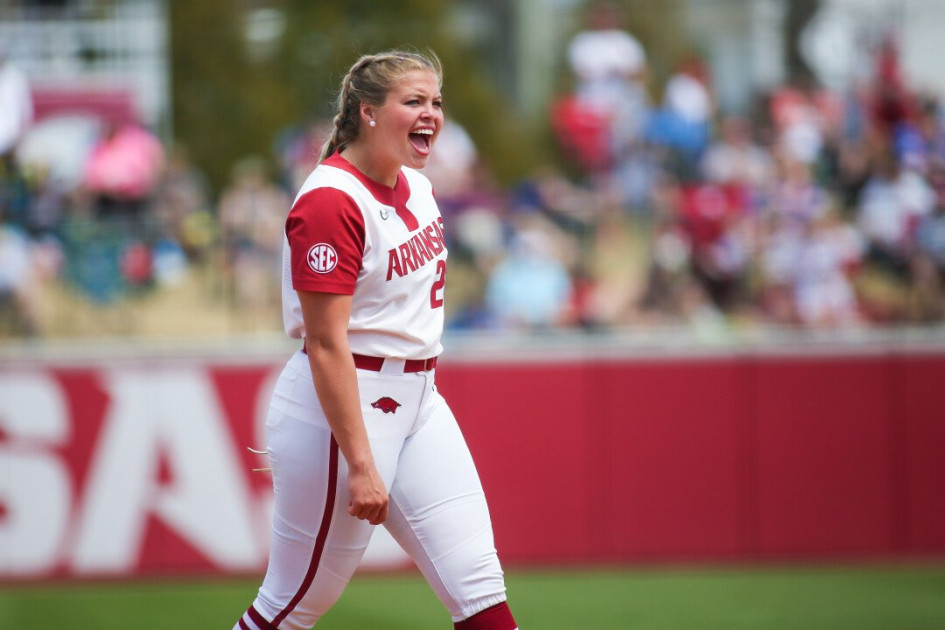 Hogs Tussle Cats in Top-15 Matchup - Vimarsana News