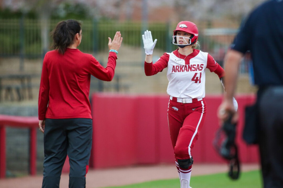 Gibson Named Top 25 Finalist for USA Softball Collegiate Player of the Year - Vimarsana News