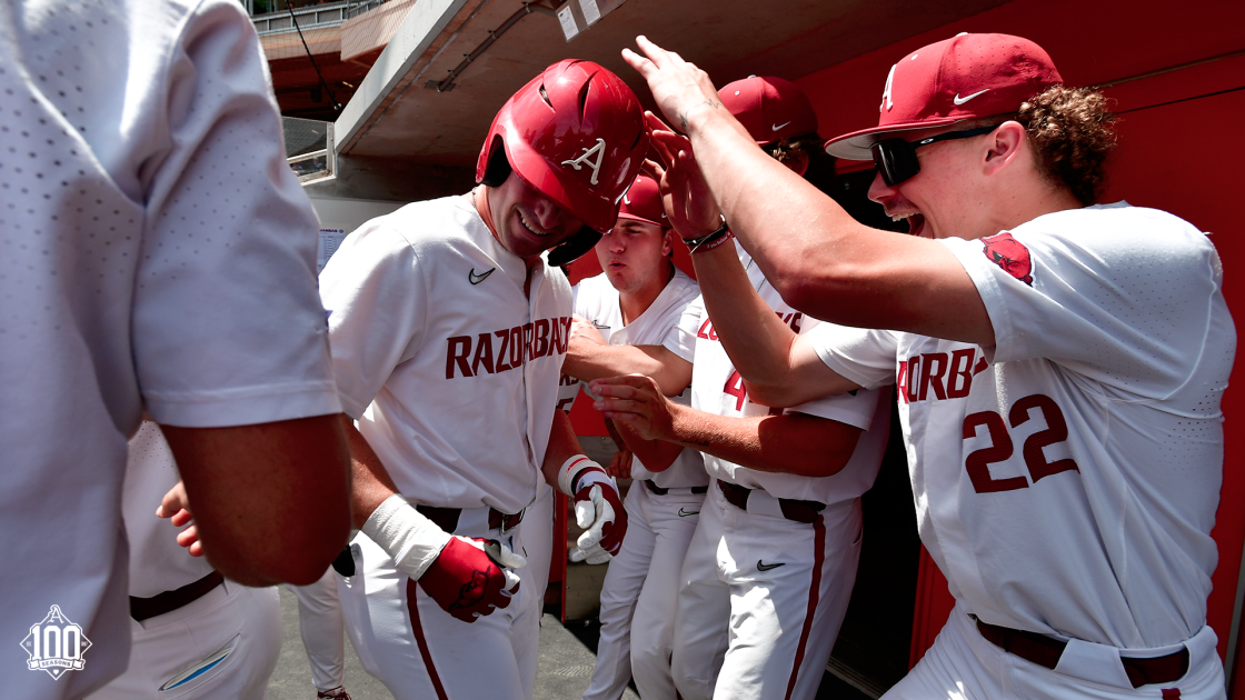 Wallace Powers Arkansas to Win over Grand Canyon - Vimarsana News