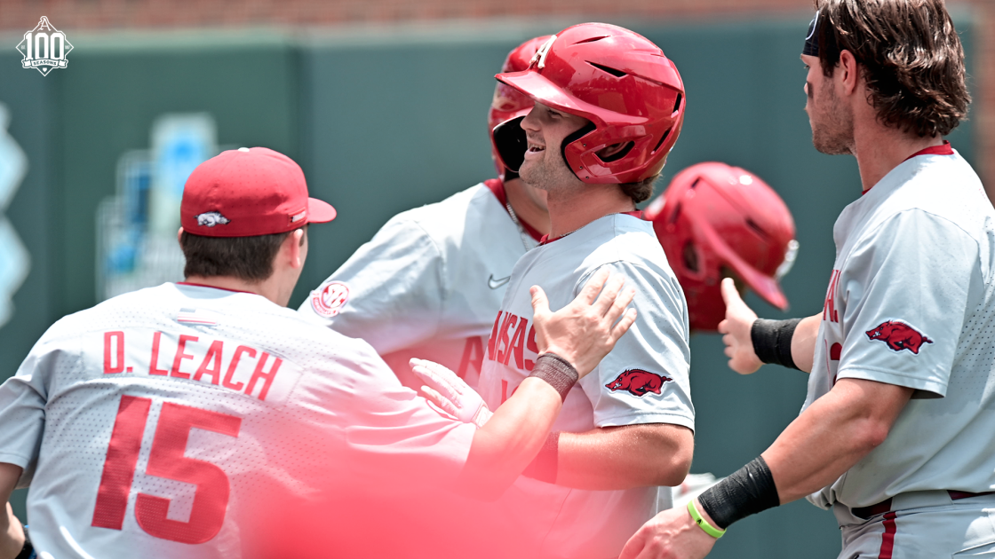 Noland, Stovall Spark Hogs in Win over Tar Heels