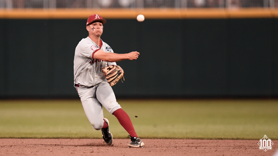 Moore Wins Gold Glove - Vimarsana News
