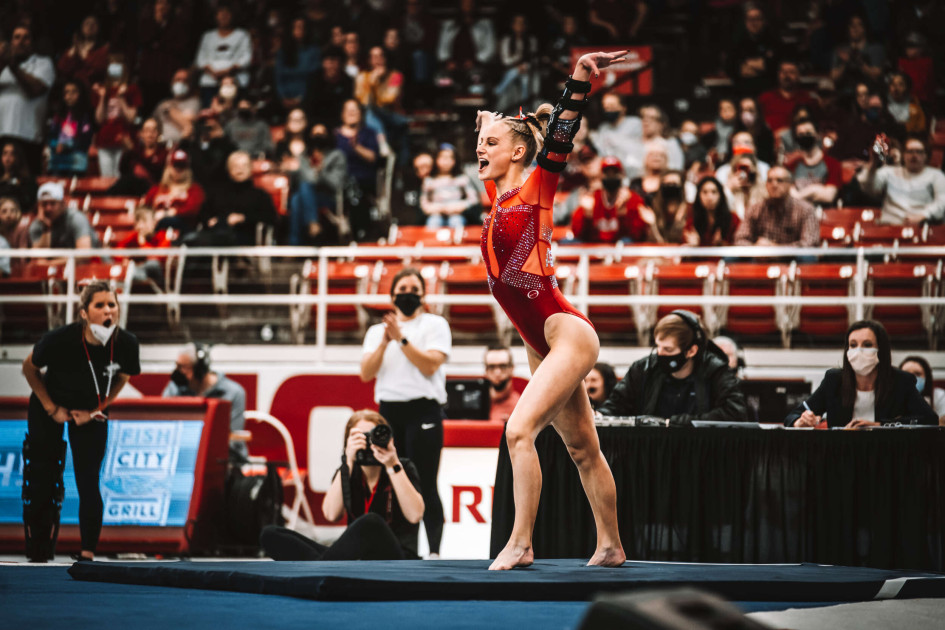 Razorback Review: Floor - Vimarsana News