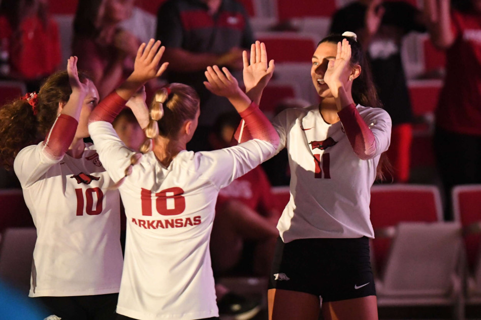 Razorbacks Close Arkansas Invite with Sixth Straight Sweep - Vimarsana News