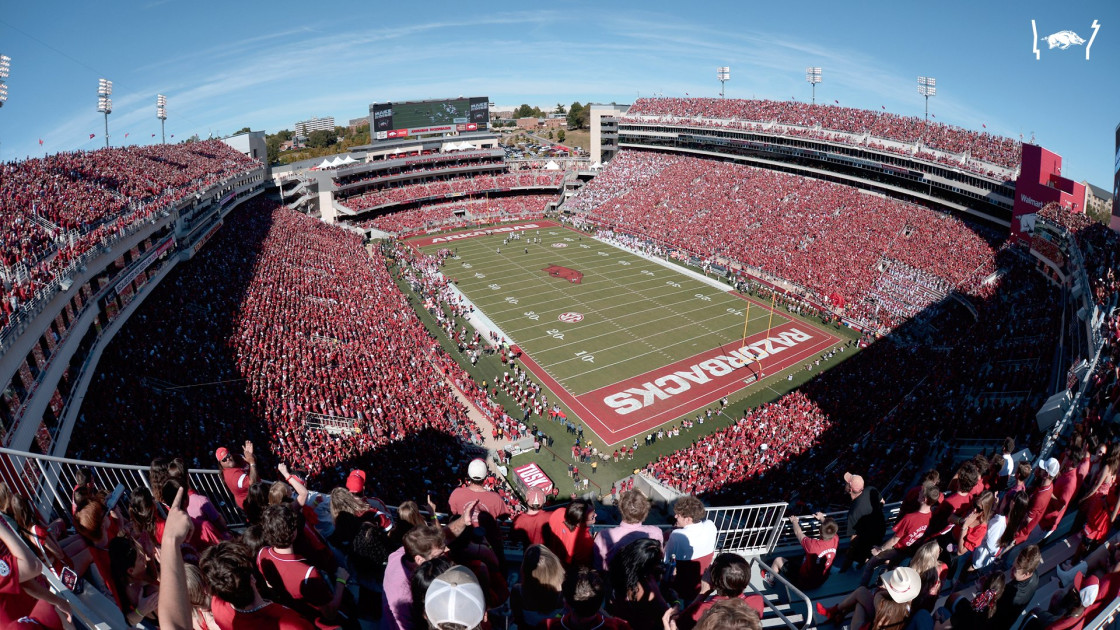 Home of the Razorbacks Recognized as 2022 College Football Field of the Year - Vimarsana News