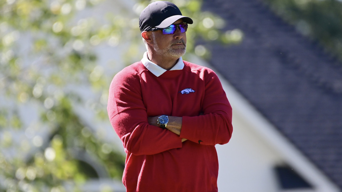 Razorback MGolf Inks Three - Vimarsana News