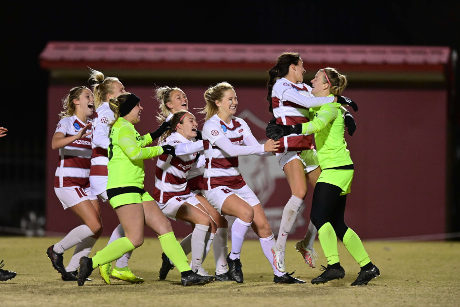 Elite Again: Arkansas Wins Shootout, Advances to Second Straight NCAA Quarterfinal - Vimarsana News