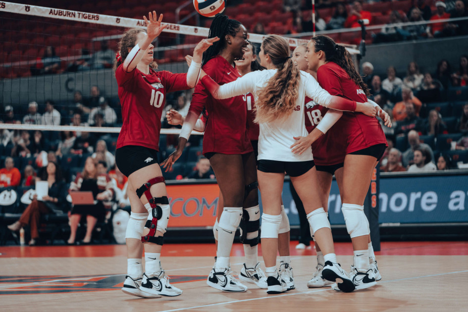 Razorbacks Cap Regular Season With Fifth Consecutive Sweep - Vimarsana News