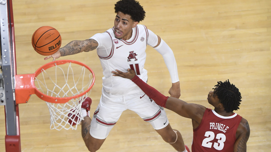 #4 Alabama Pulls Away Late to Defeat #15/16 Arkansas