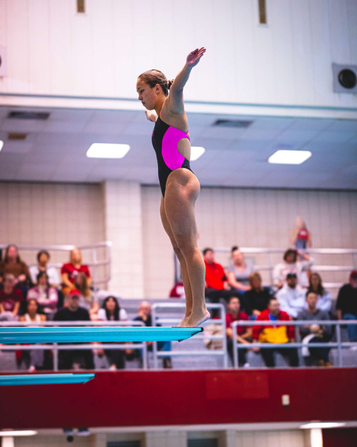 Hogs Set Multiple Personal-Best on Day One - Vimarsana News