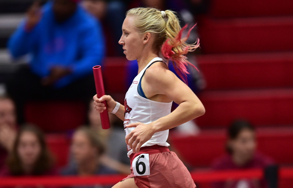 Lauren Gregory anchors in 4:29 for runner-up DMR finish | Arkansas