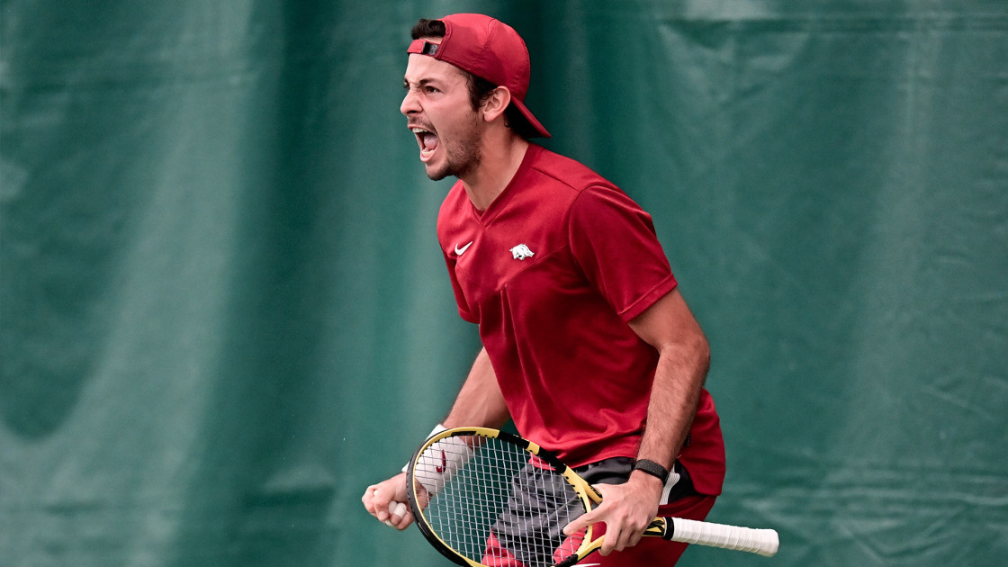 Hogs Sweep Doubleheader Against Illinois State - Vimarsana News