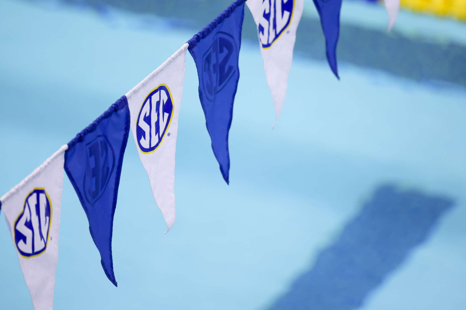 Hogs break school record on day one - Vimarsana News
