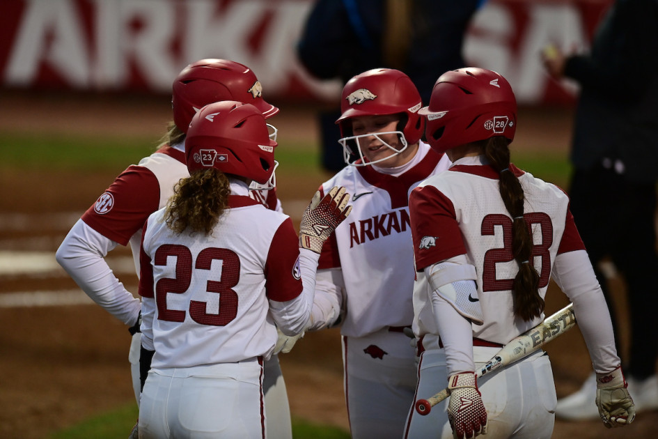 Gammill Walks Off Game 1, Hogs Split Doubleheader