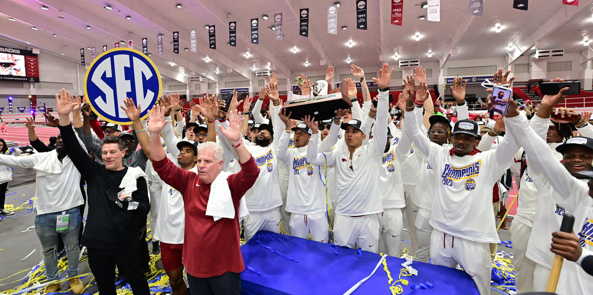 Razorbacks claim 4th consecutive SEC Indoor title, 26th overall - Vimarsana News