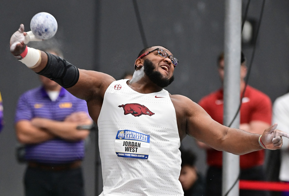 Jordan West breaks 40-year-old Arkansas shot put record - Vimarsana News
