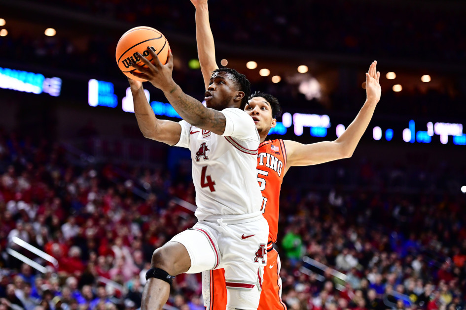 Arkansas Finishes Off Illinois, Advances to NCAA Second Round - Vimarsana News