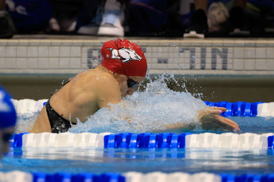 Melton picks up personal best in day three - Vimarsana News