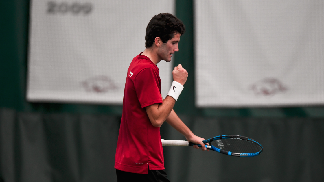 Arkansas Suffers 6-1 Loss to No. 4 South Carolina - Vimarsana News