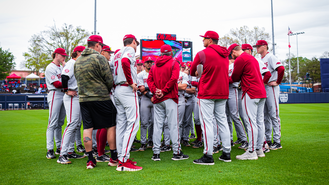 Razorbacks Split Doubleheader with Rebels, Play for Series Tomorrow