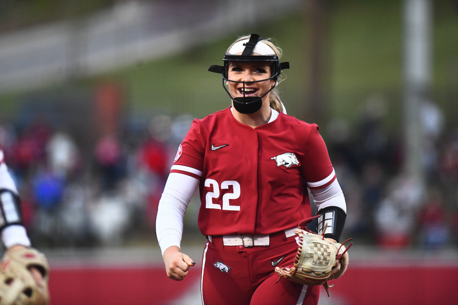#11 Arkansas, UAB Clash in Fayetteville - Vimarsana News