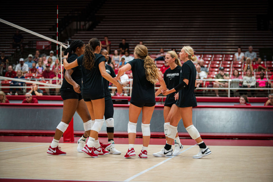 Arkansas Opens Season with Michigan State, Tulsa at Barnhill - Vimarsana News