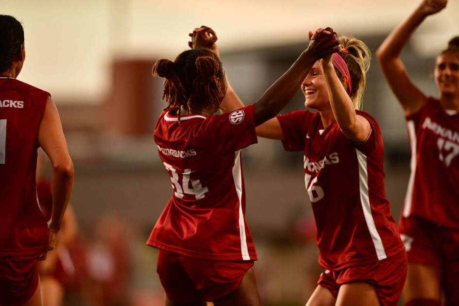 Four First Half Goals lead No. 10 Arkansas past Oregon