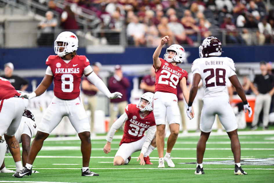 Hogs Wearing Rare Uniform Combination for Southwest Classic