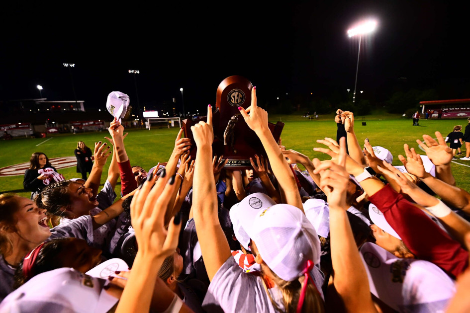 Hogs Lock Up SEC Title, Western Division on Senior Night - Vimarsana News