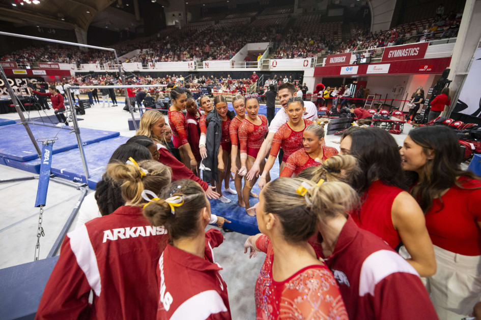 Arkansas Gymnastics Sets Program Record Team Score of 197.525 in SEC